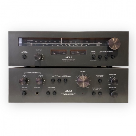 Akai AM-2200 amplifier and AT-2200L tuner
