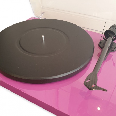 Pro-Ject Debut Carbon EVO purple turntable